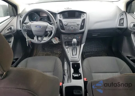 2018 Ford Focus S z USA, uszkodzony, nr VIN 1FADP3E20JL240633